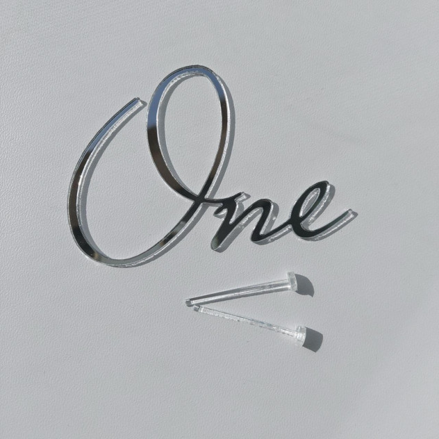 Бічний топер акриловий One (на один рік) Срібло