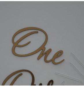 Топпер з картону One золото