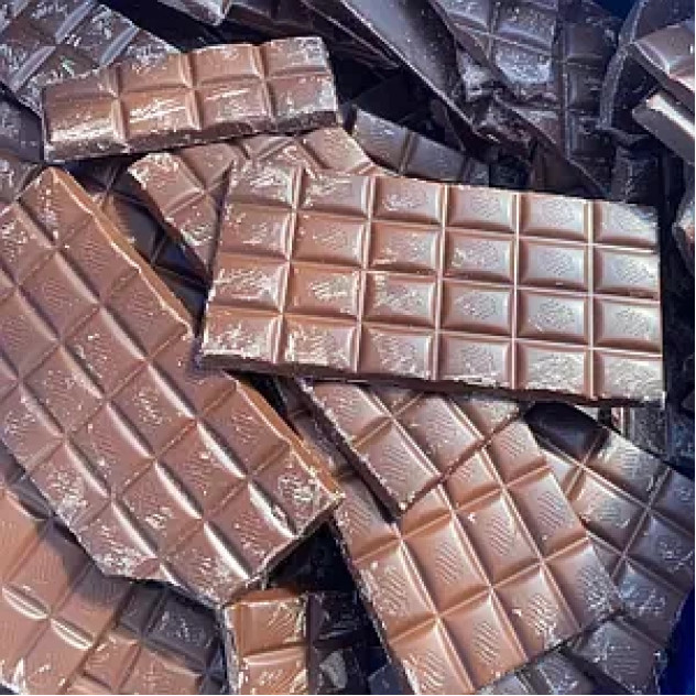 Шоколад молочний МИР 36% 100 грам ламаними плитками